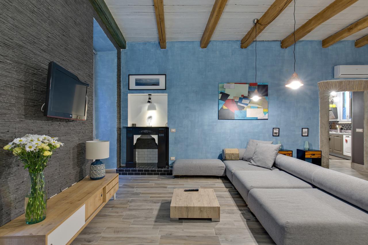 Rome As You Feel - Design Apartment At Colosseum Dış mekan fotoğraf