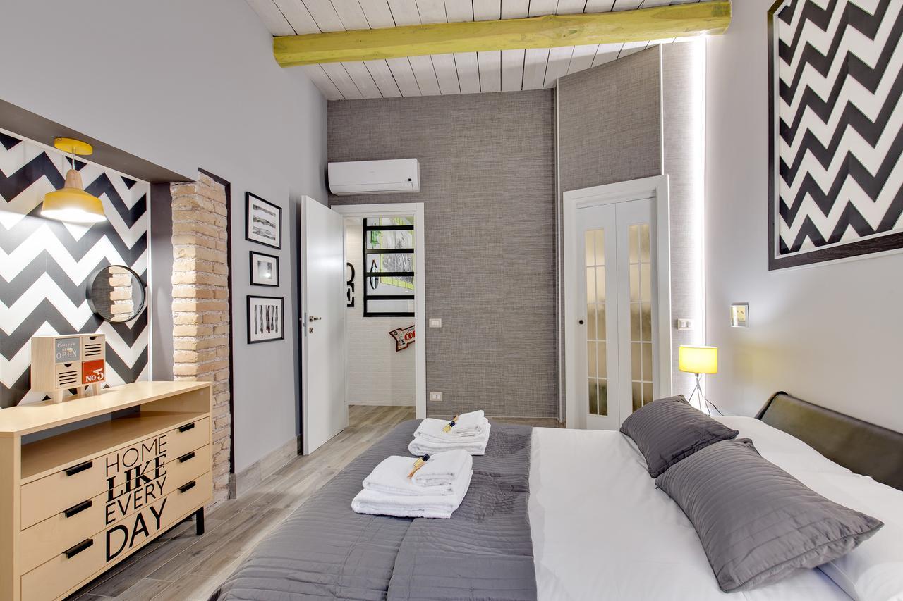 Rome As You Feel - Design Apartment At Colosseum Dış mekan fotoğraf