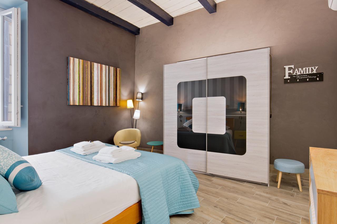 Rome As You Feel - Design Apartment At Colosseum Dış mekan fotoğraf